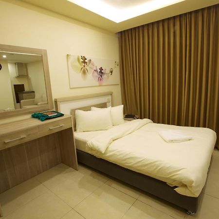 Lujain Hotel فندق النور واللجين Amman Zimmer foto