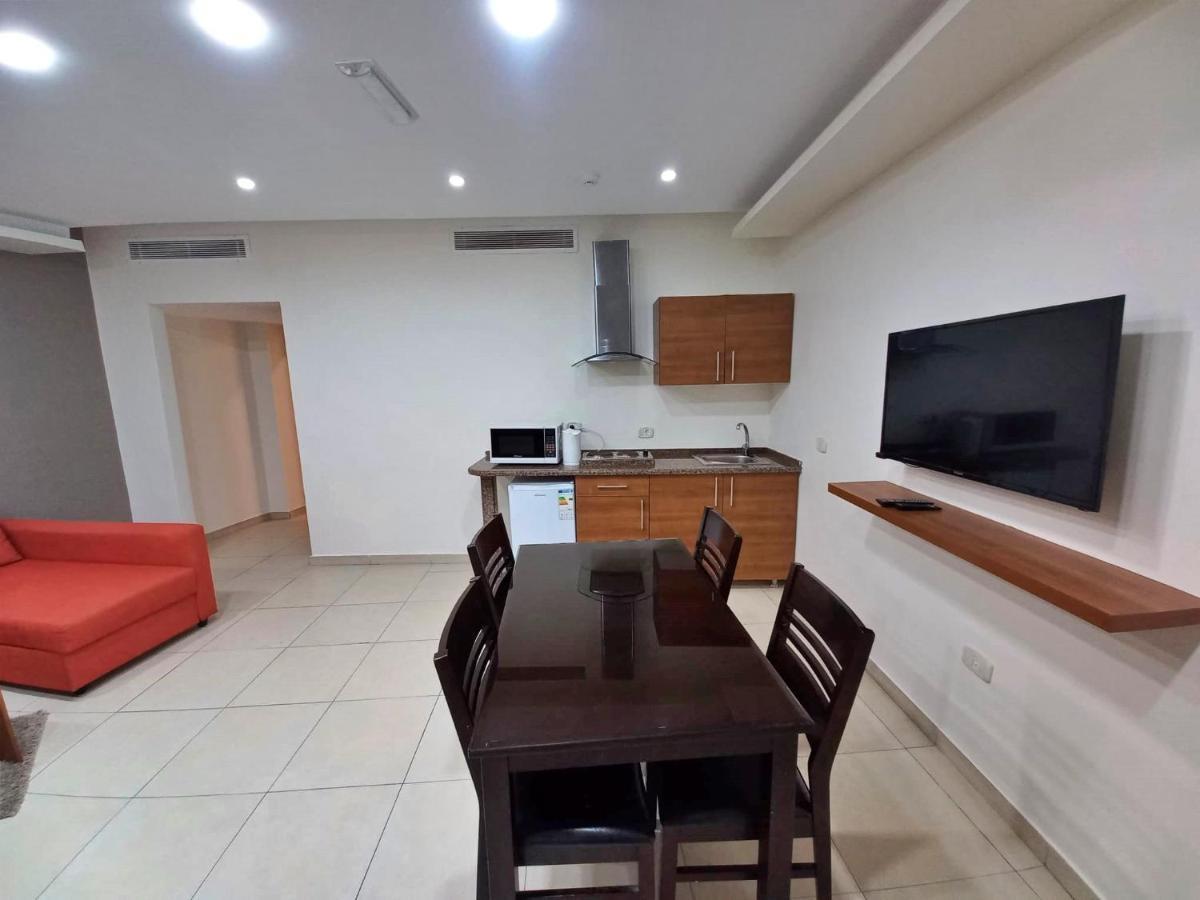 Lujain Hotel فندق النور واللجين Amman Exterior foto