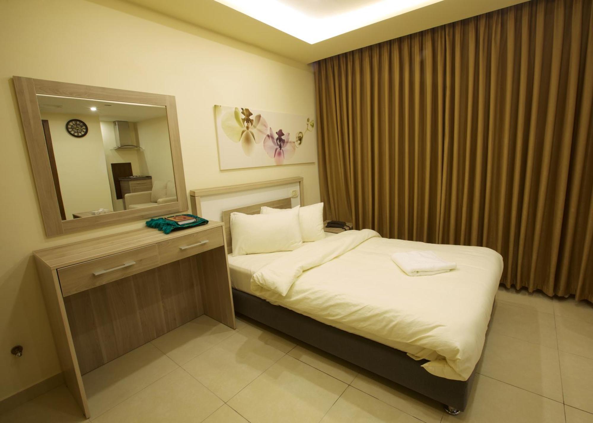 Lujain Hotel فندق النور واللجين Amman Zimmer foto