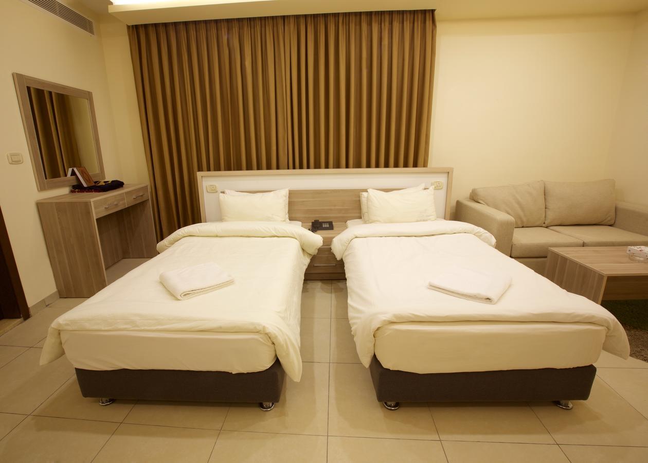 Lujain Hotel فندق النور واللجين Amman Zimmer foto