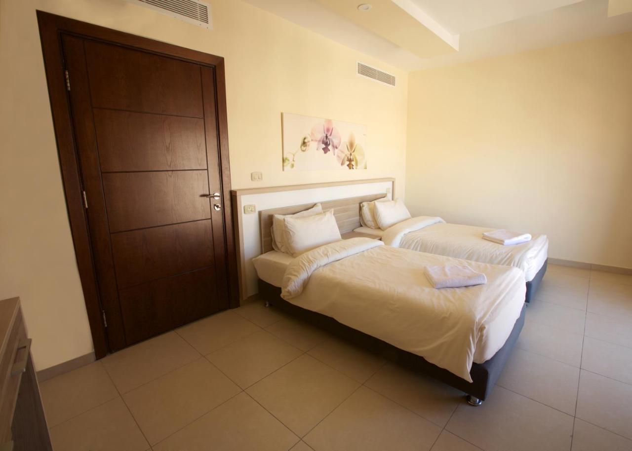Lujain Hotel فندق النور واللجين Amman Zimmer foto