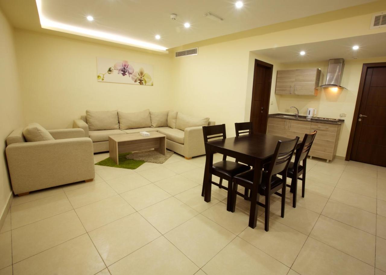 Lujain Hotel فندق النور واللجين Amman Zimmer foto