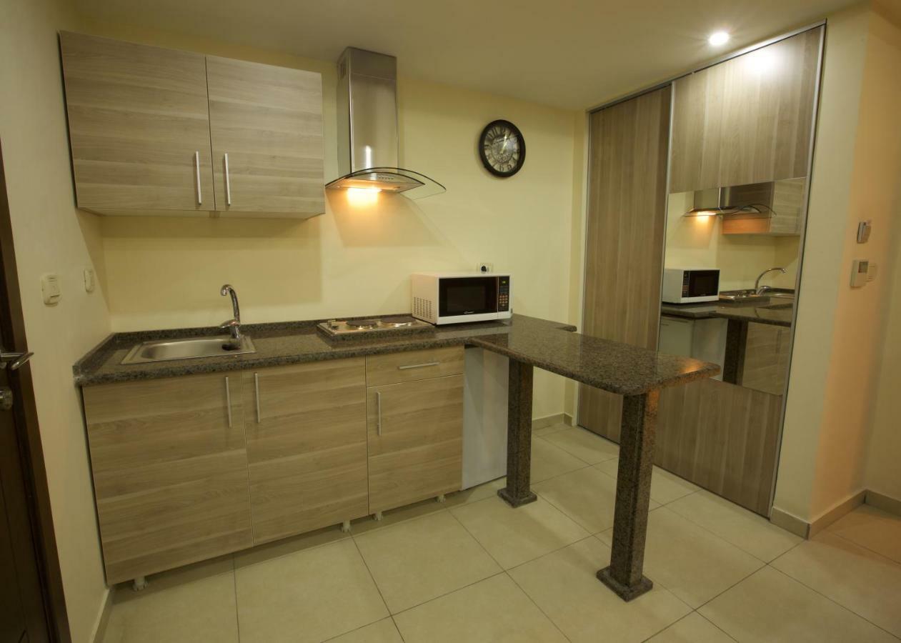 Lujain Hotel فندق النور واللجين Amman Exterior foto