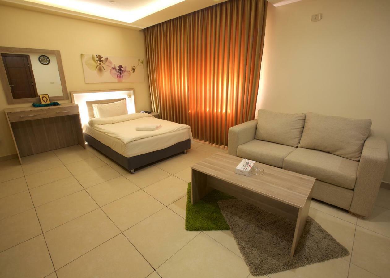 Lujain Hotel فندق النور واللجين Amman Exterior foto